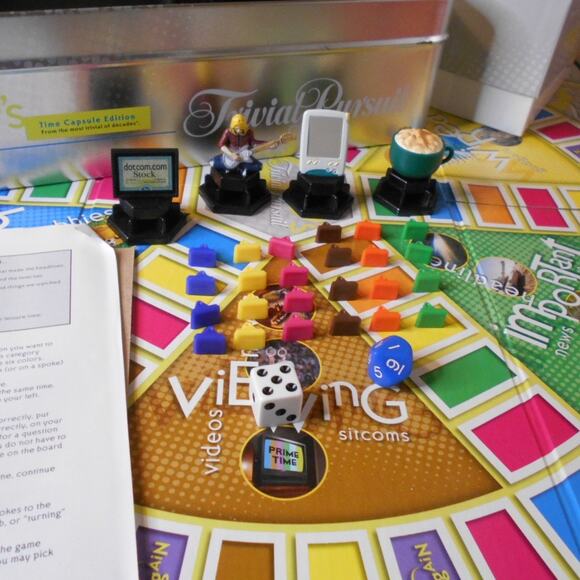 Trivial Pursuit 90s Trivia Tin Time Capsule Edition Complete 2004 Parker Bros - Picture 5 of 10